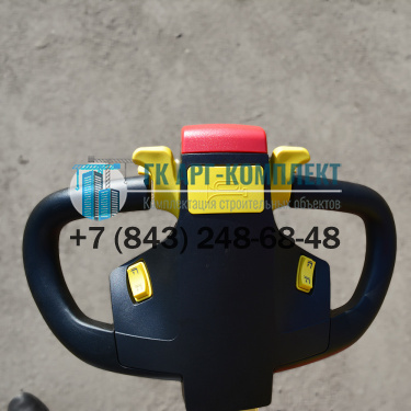 Подъемник ножничный самоходный ведомый (с электроприводной ручкой) QZ-050-110 500кг 13м.  �9